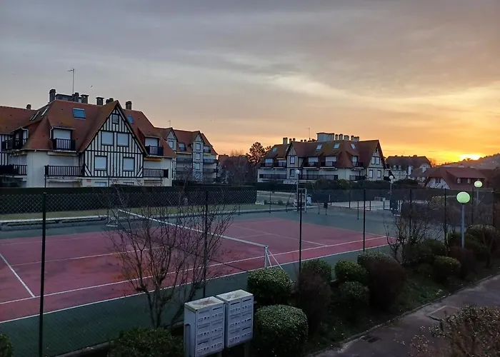 Avec Tennis 5' Minutes A Pied De La Plage, 12' De La Place Morny *